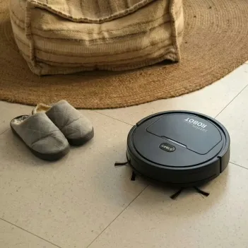 DustaPro owner with clean floors and no bending